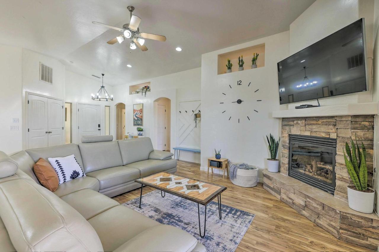 Modern Page Retreat With View, 9 Mi To Wahweap Beach Villa Buitenkant foto